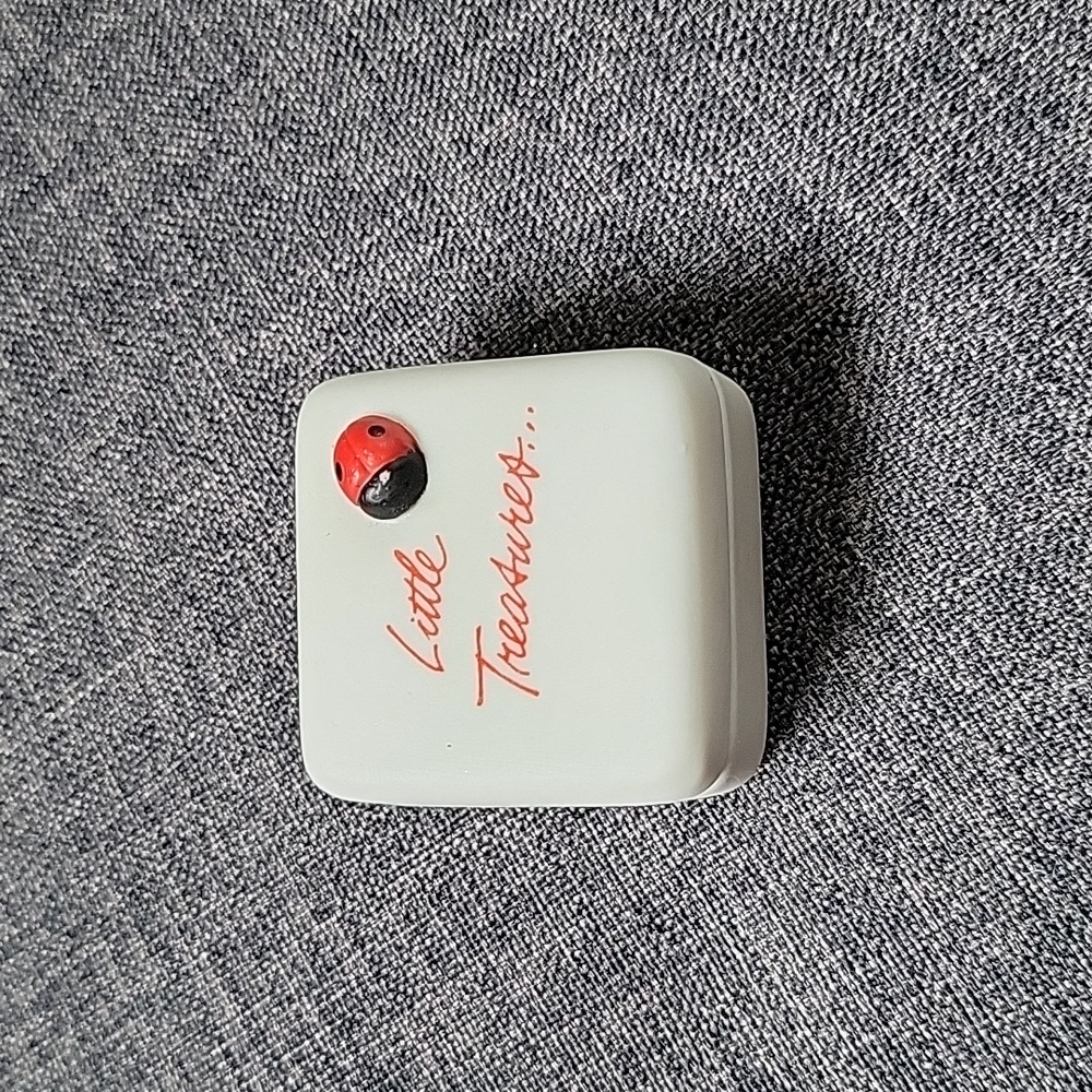 2/$8 Ladybug Square Trinket Box
